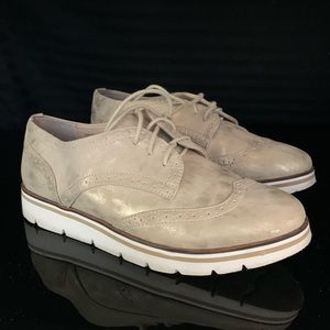White mountain shoes Oxford metallic gold size 7 M
